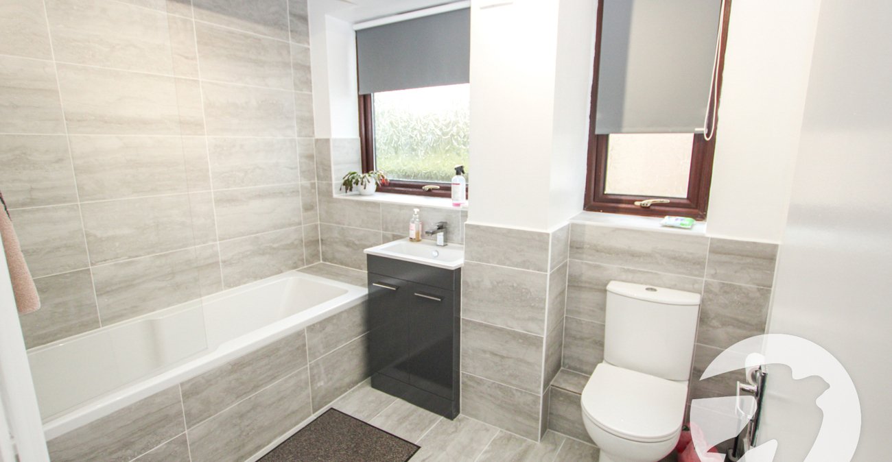 2 bedroom property for sale in London | Robinson Jackson