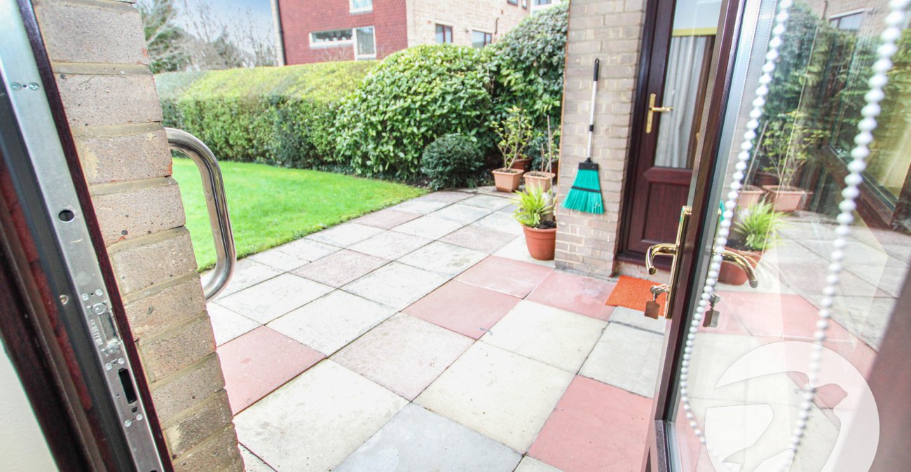 2 bedroom property for sale in London | Robinson Jackson