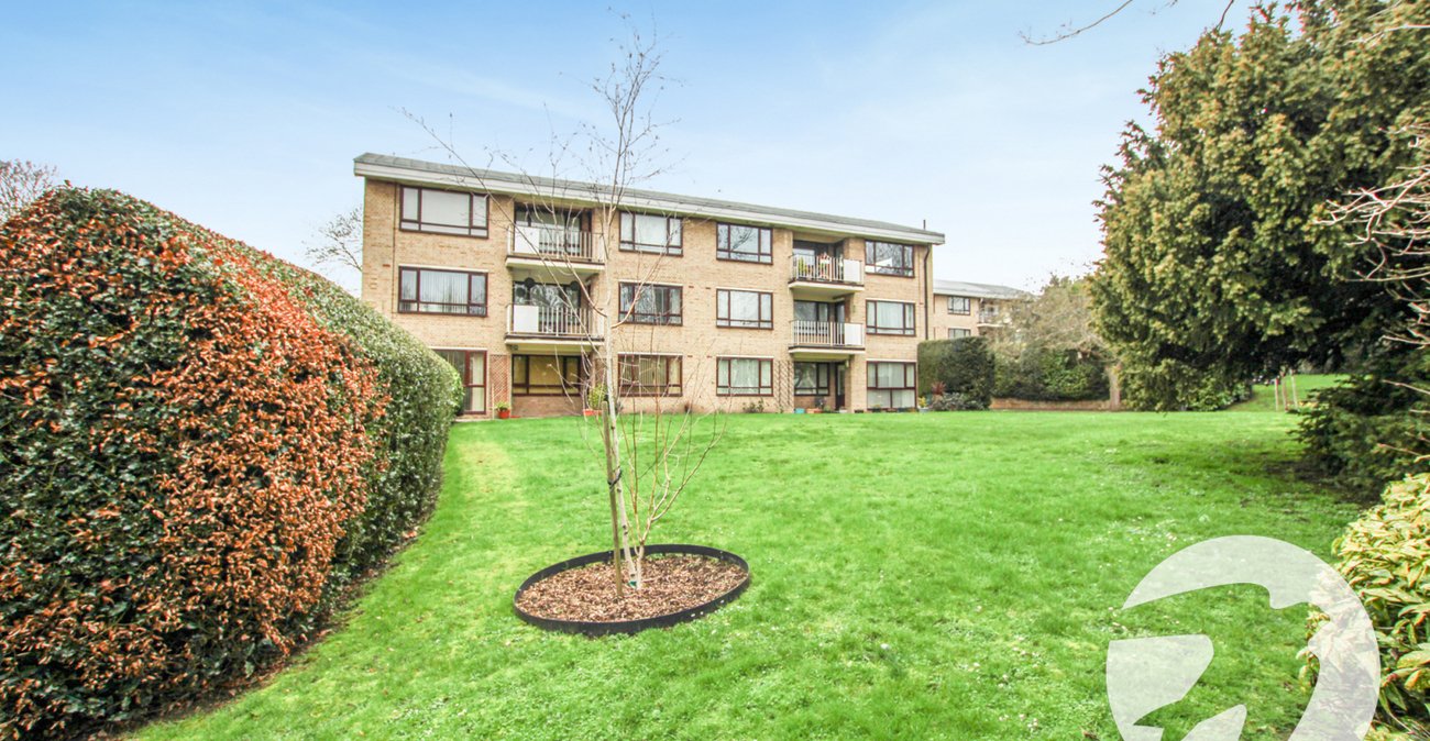 2 bedroom property for sale in London | Robinson Jackson