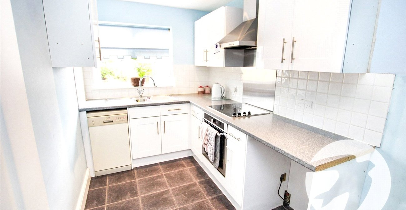 2 bedroom property for sale in London | Robinson Jackson