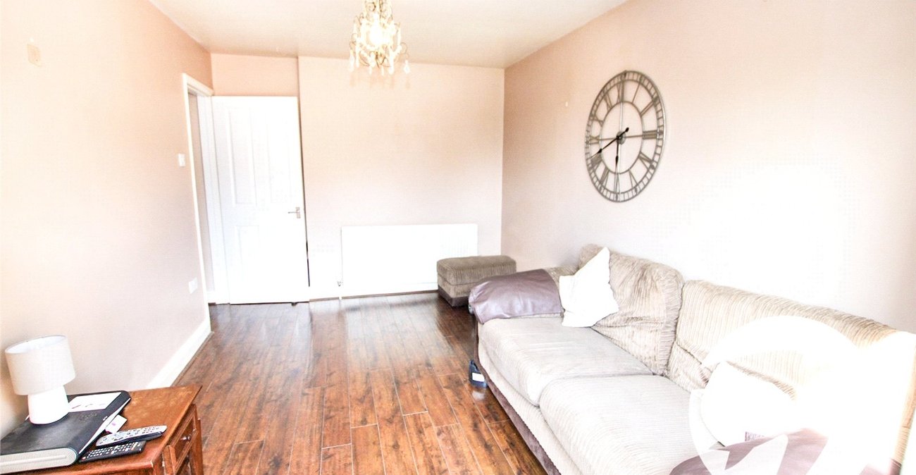 2 bedroom property for sale in London | Robinson Jackson