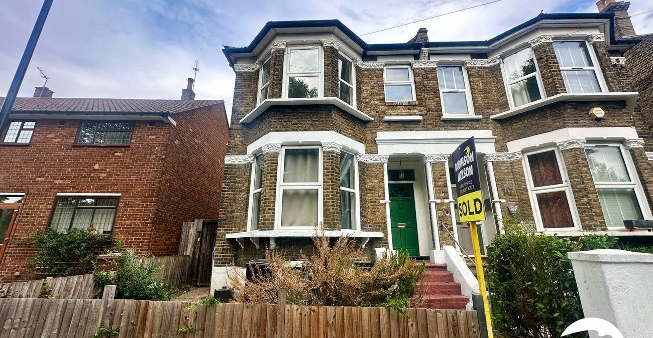 2 bedroom property for sale in Hither Green | Robinson Jackson