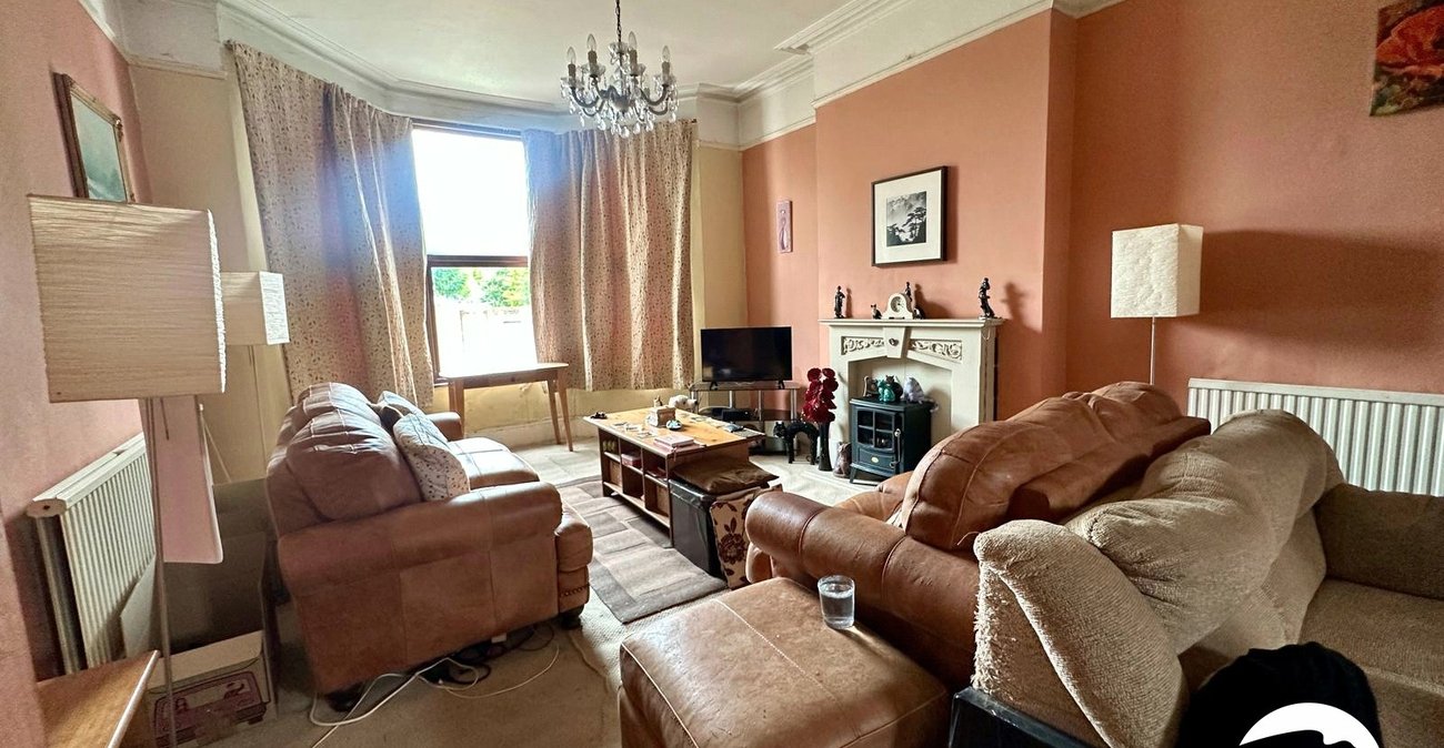 3 bedroom house for sale in London | Robinson Jackson