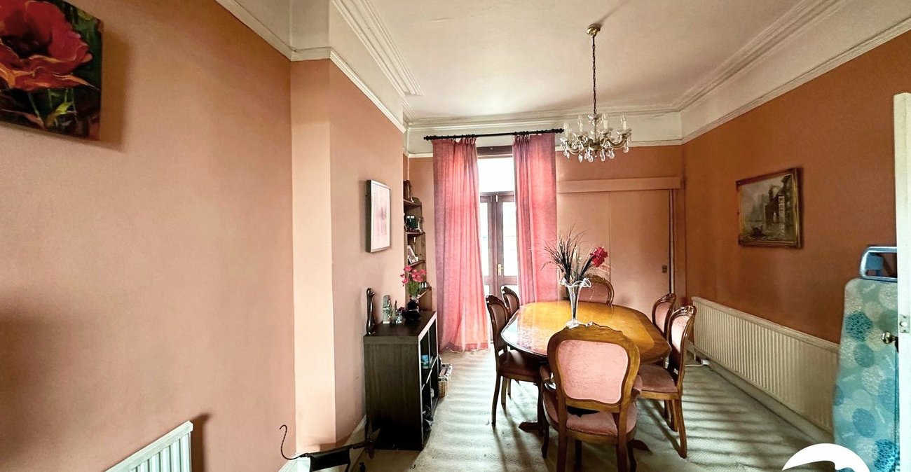 3 bedroom house for sale in London | Robinson Jackson