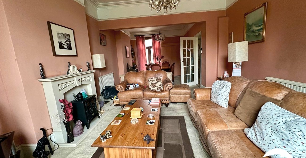 3 bedroom house for sale in London | Robinson Jackson