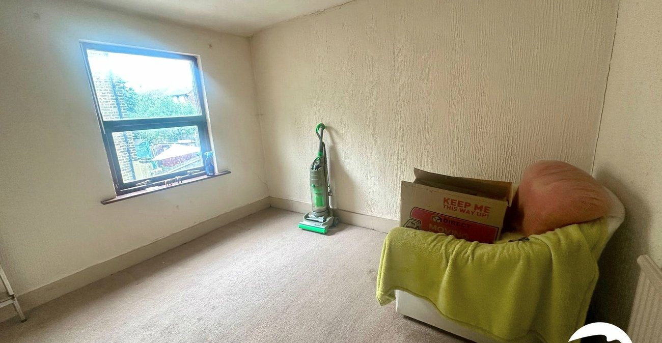 3 bedroom house for sale in London | Robinson Jackson