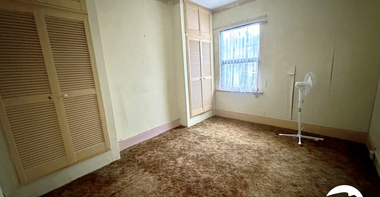 3 bedroom house for sale in London | Robinson Jackson