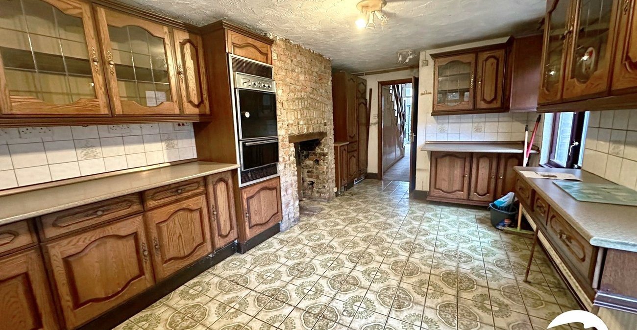 3 bedroom house for sale in London | Robinson Jackson