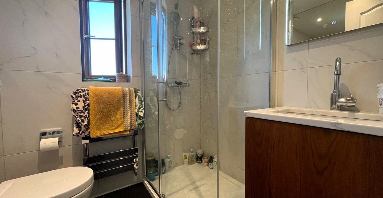 4 bedroom house for sale in Walderslade | Robinson Michael & Jackson