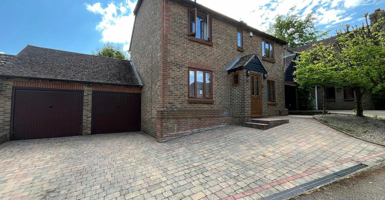 4 bedroom house for sale in Walderslade | Robinson Michael & Jackson