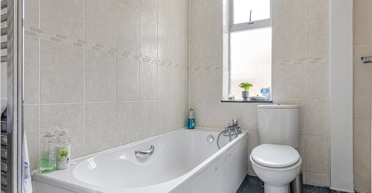 4 bedroom house for sale in Higham | Robinson Michael & Jackson