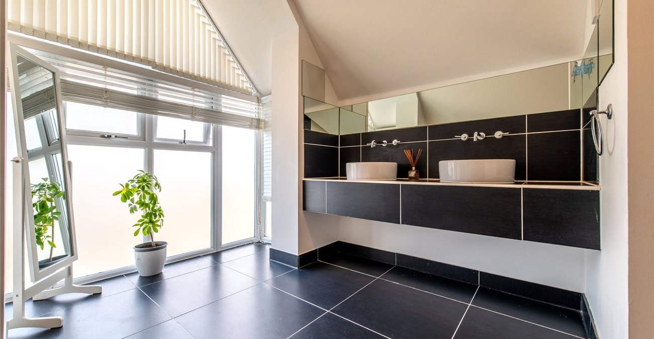 3 bedroom house for sale in Leeds | Robinson Michael & Jackson