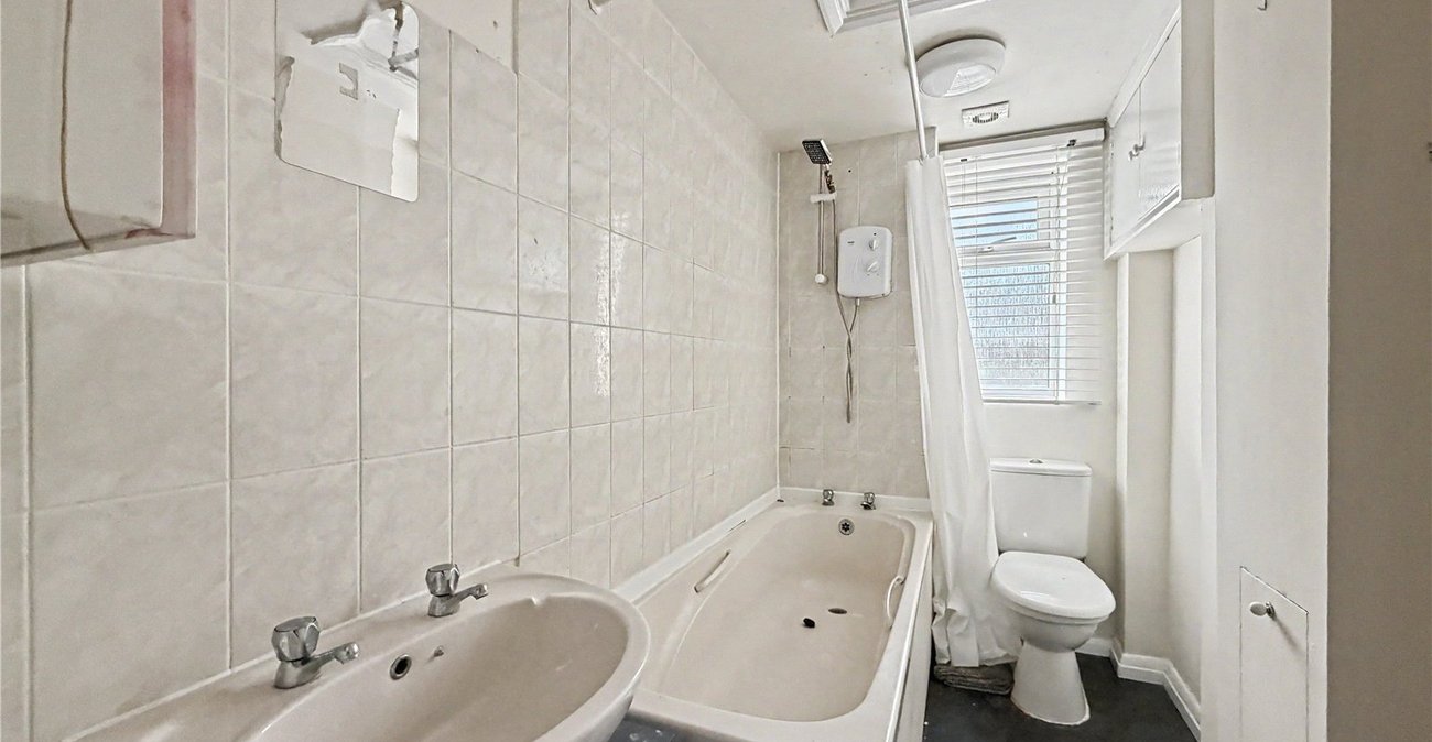 1 bedroom property for sale in Upchurch | Robinson Michael & Jackson