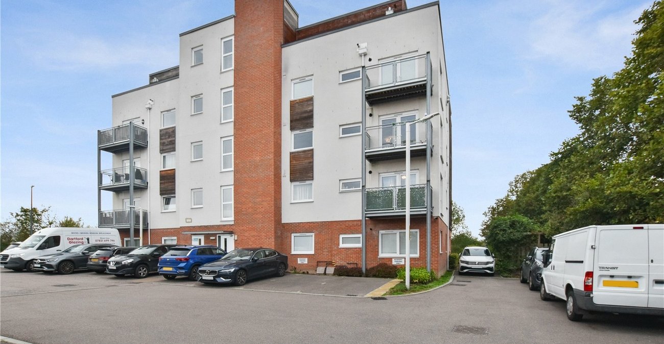 2 bedroom property for sale in Dartford | Robinson Jackson