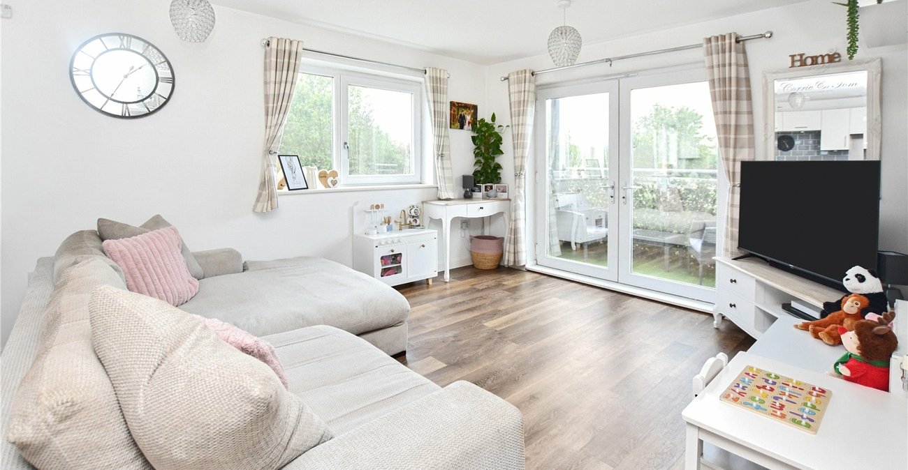 2 bedroom property for sale in Dartford | Robinson Jackson