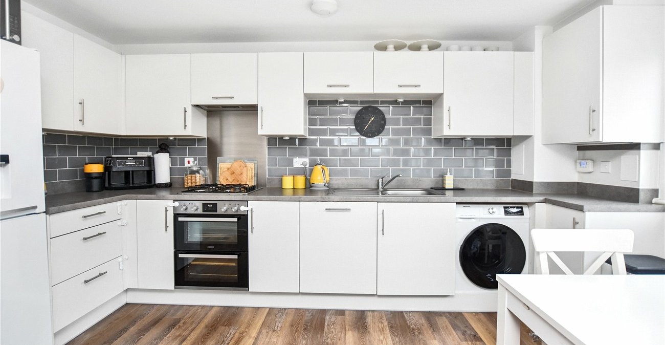 2 bedroom property for sale in Dartford | Robinson Jackson