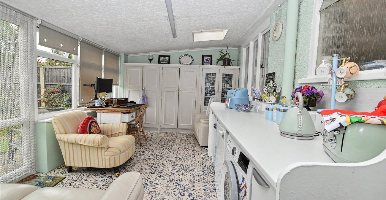 2 bedroom bungalow for sale in Bexleyheath | Robinson Jackson
