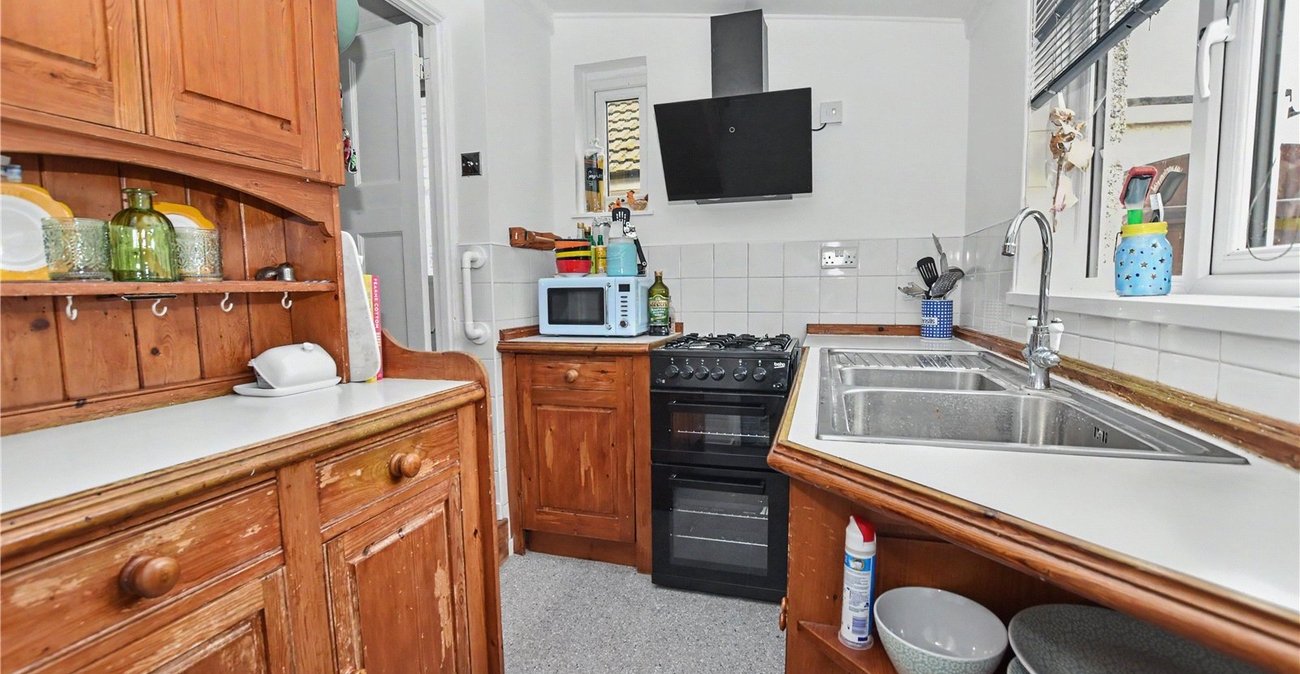 2 bedroom bungalow for sale in Bexleyheath | Robinson Jackson
