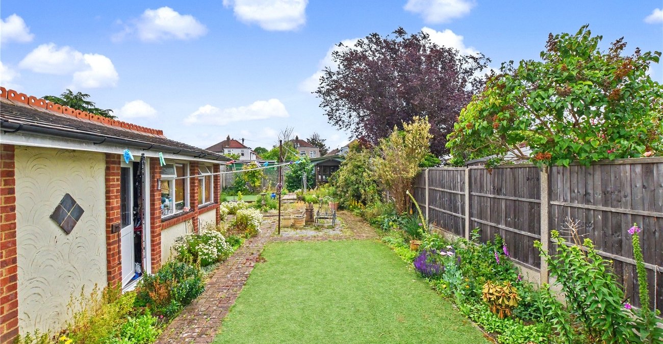 2 bedroom bungalow for sale in Bexleyheath | Robinson Jackson