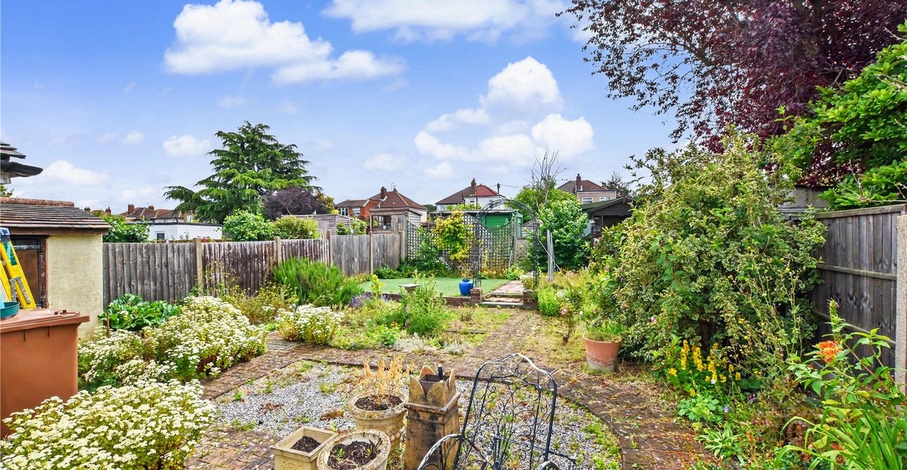 2 bedroom bungalow for sale in Bexleyheath | Robinson Jackson