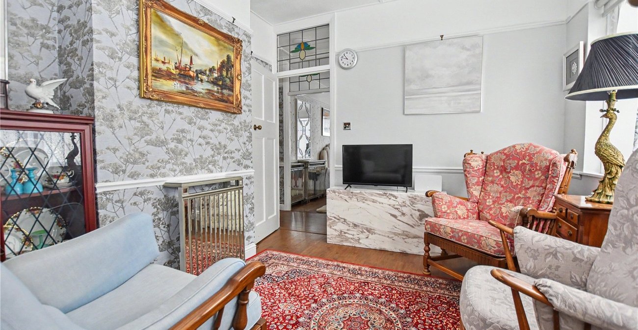 2 bedroom bungalow for sale in Bexleyheath | Robinson Jackson