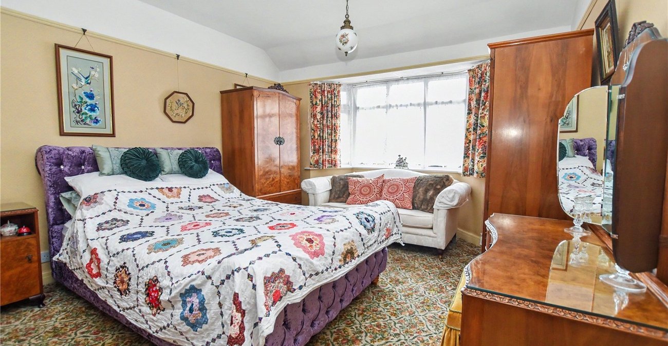 2 bedroom bungalow for sale in Bexleyheath | Robinson Jackson