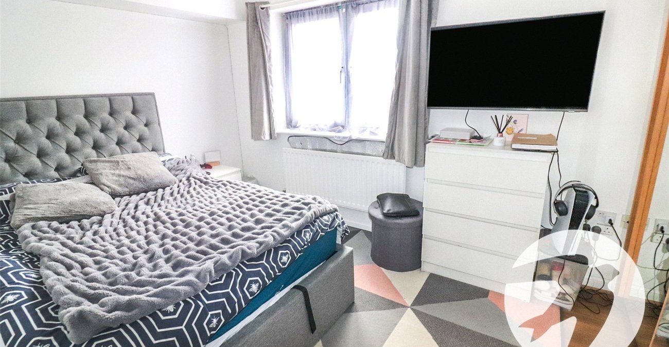2 bedroom property for sale in Macarthur Close | Robinson Jackson