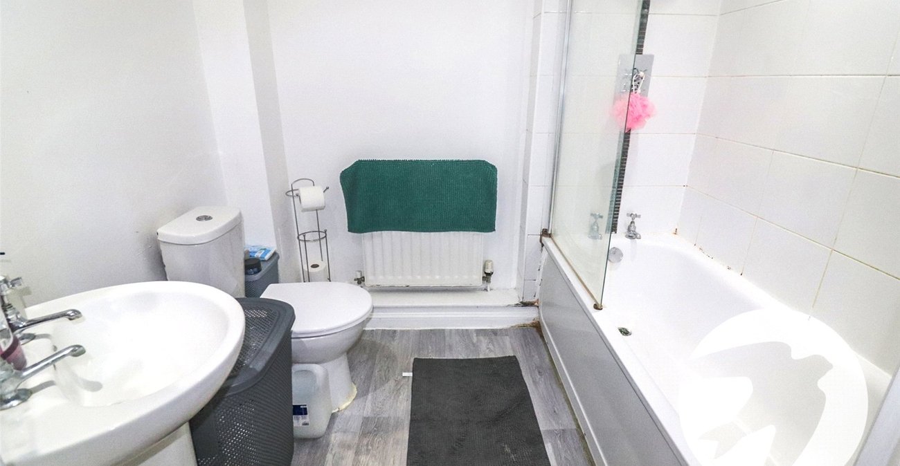 2 bedroom property for sale in Macarthur Close | Robinson Jackson