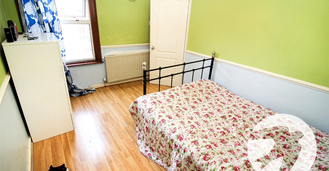 3 bedroom house for sale in Erith | Robinson Jackson