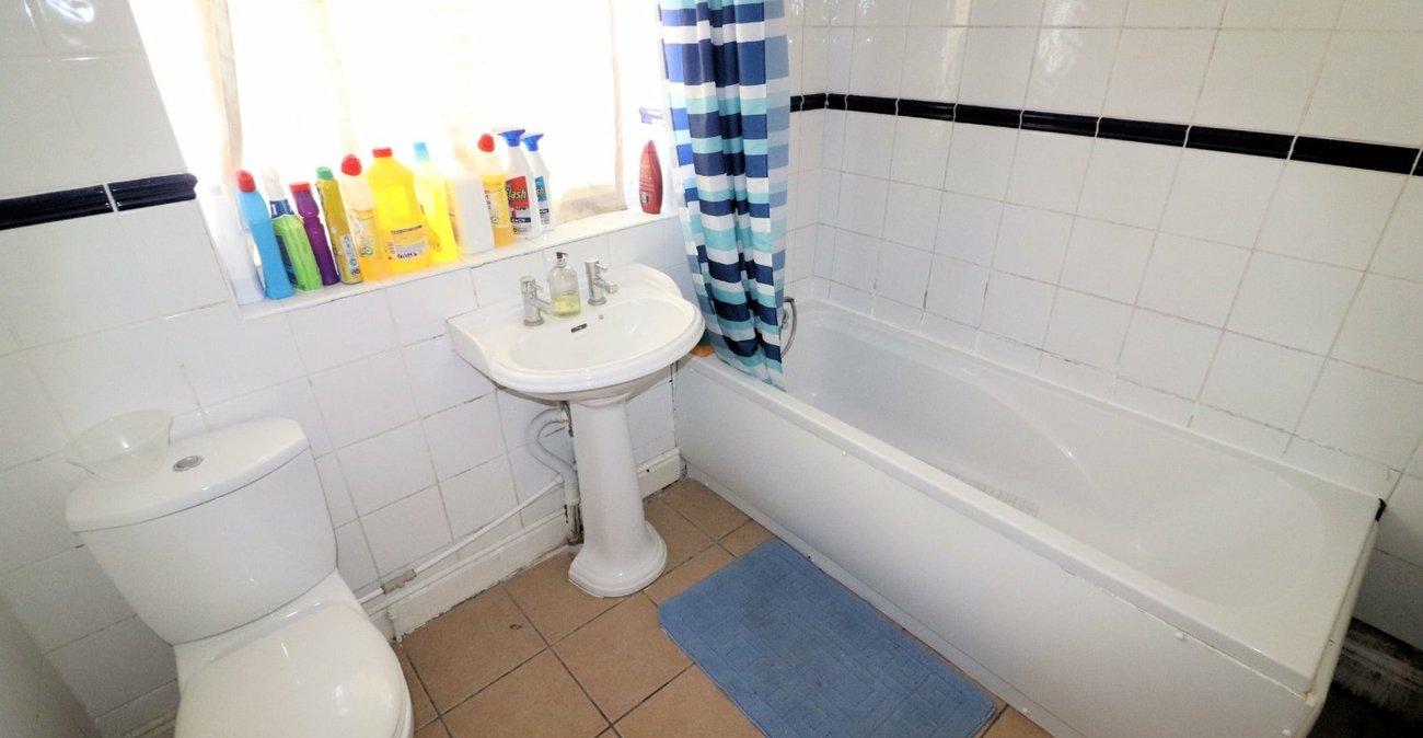 3 bedroom house for sale in Erith | Robinson Jackson