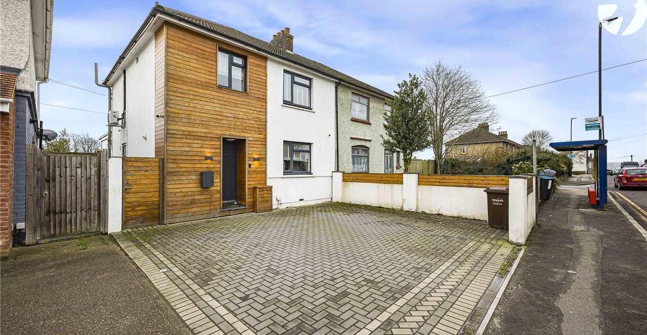 3 bedroom house for sale in Rochester | Robinson Michael & Jackson