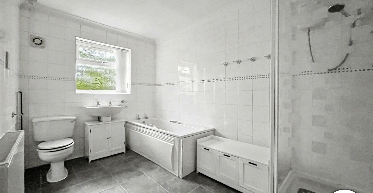 4 bedroom bungalow for sale in Rochester | Robinson Michael & Jackson