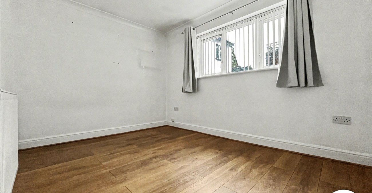 4 bedroom bungalow for sale in Rochester | Robinson Michael & Jackson