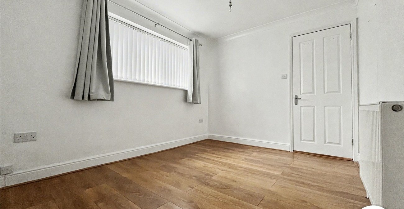 4 bedroom bungalow for sale in Rochester | Robinson Michael & Jackson