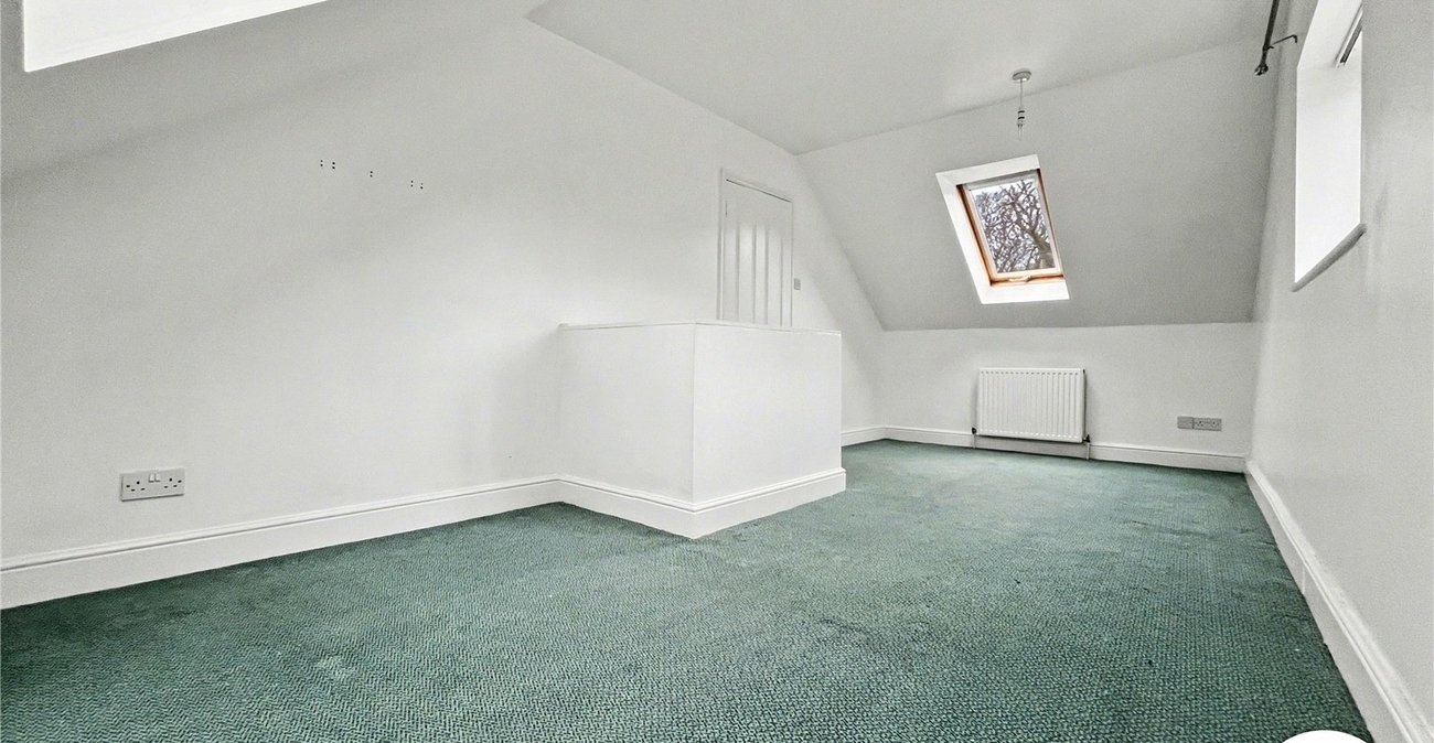 4 bedroom bungalow for sale in Rochester | Robinson Michael & Jackson