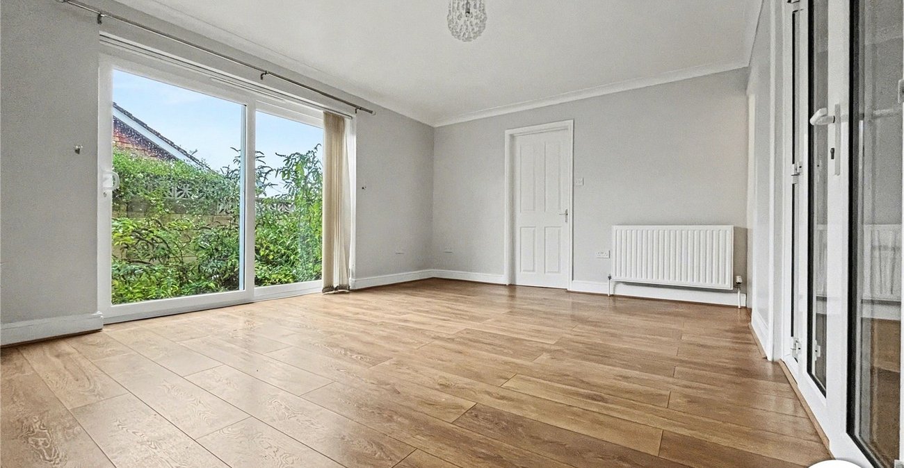 4 bedroom bungalow for sale in Rochester | Robinson Michael & Jackson