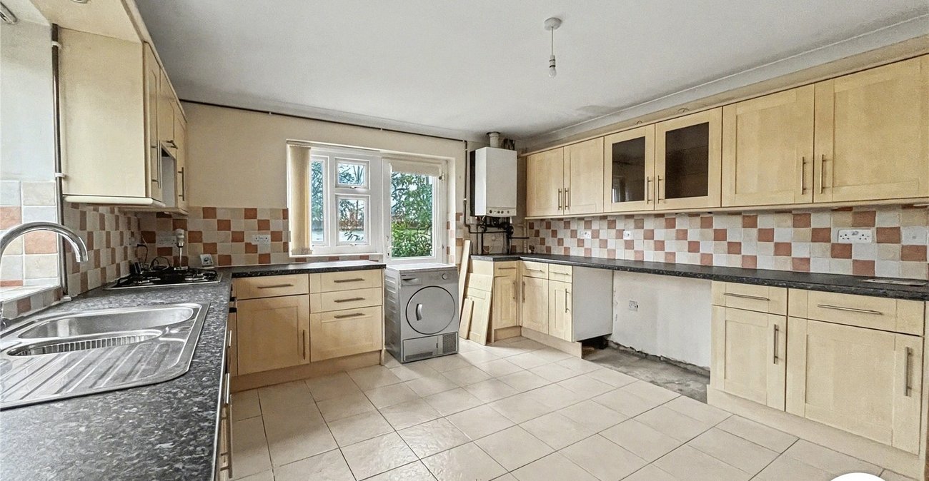 4 bedroom bungalow for sale in Rochester | Robinson Michael & Jackson