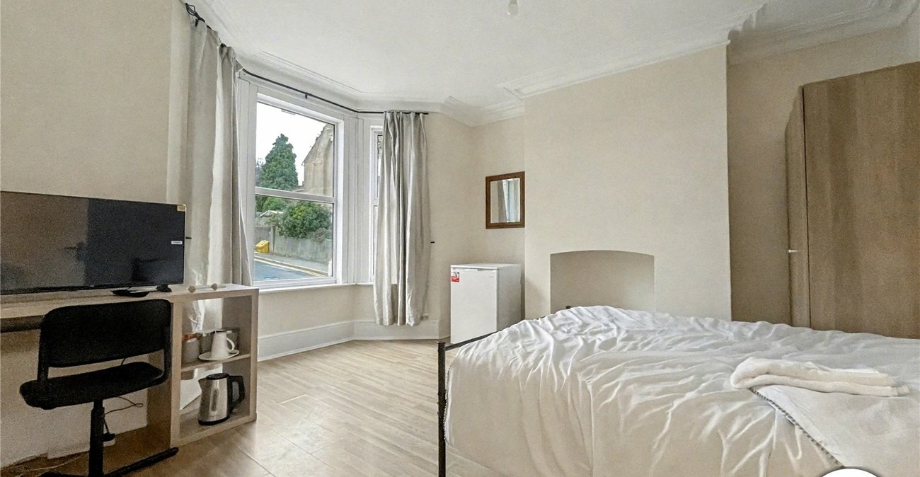 6 bedroom house for sale in Rochester | Robinson Michael & Jackson