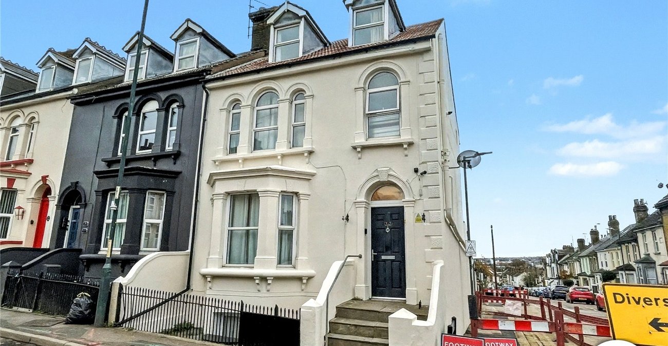 6 bedroom house for sale in Rochester | Robinson Michael & Jackson