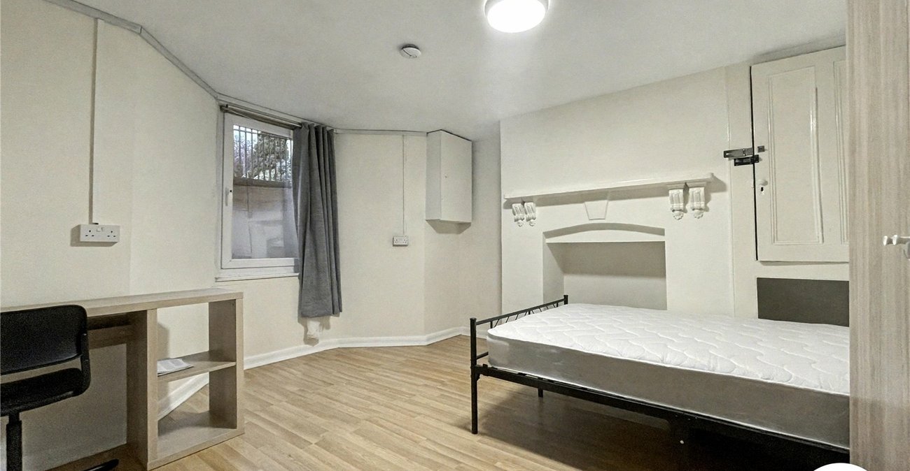 6 bedroom house for sale in Rochester | Robinson Michael & Jackson