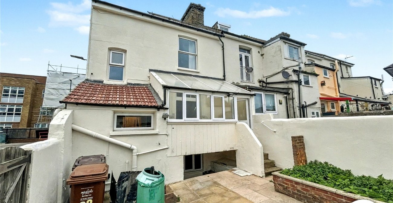 6 bedroom house for sale in Rochester | Robinson Michael & Jackson