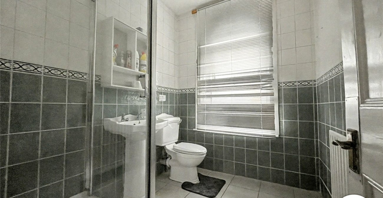 6 bedroom house for sale in Rochester | Robinson Michael & Jackson