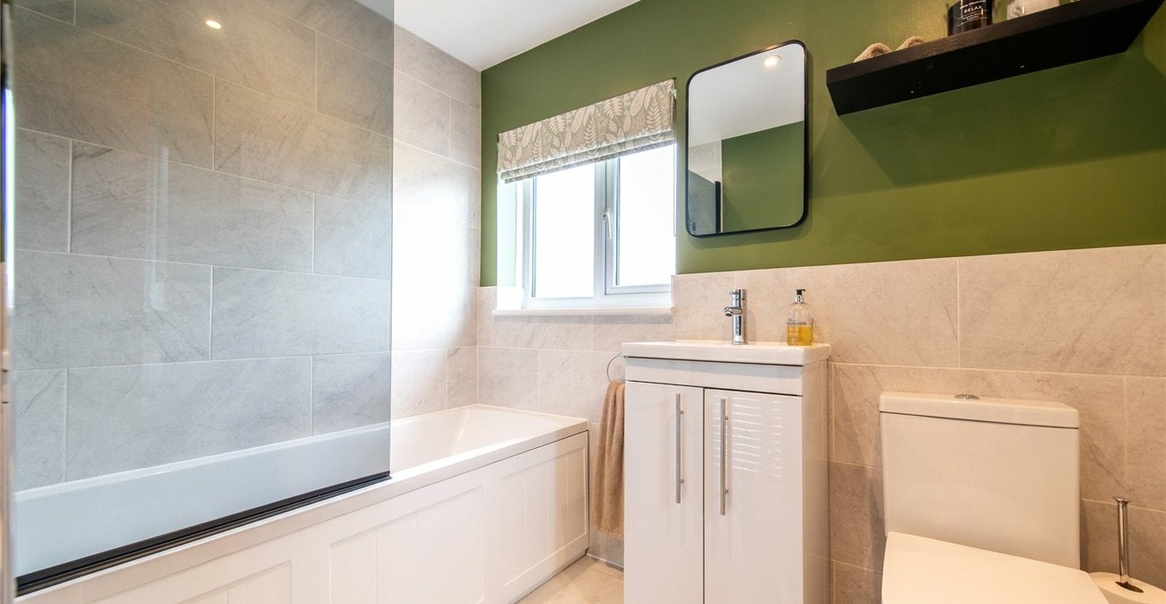 2 bedroom house for sale in Wainscott | Robinson Michael & Jackson