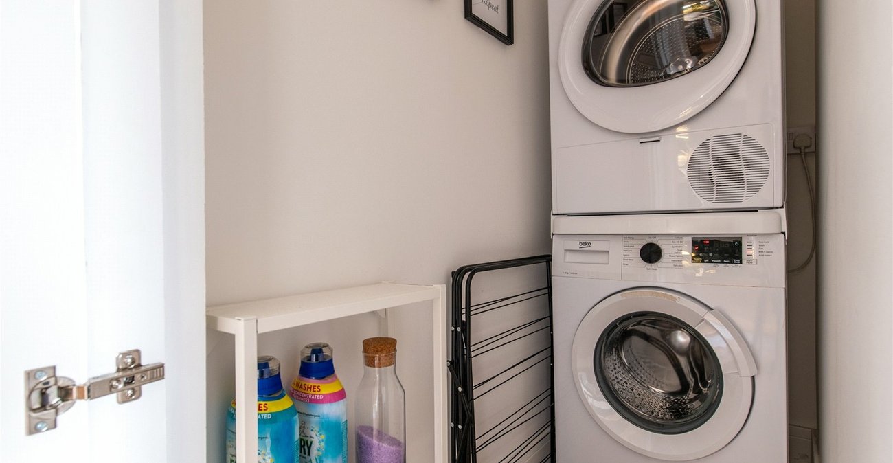 2 bedroom house for sale in Wainscott | Robinson Michael & Jackson