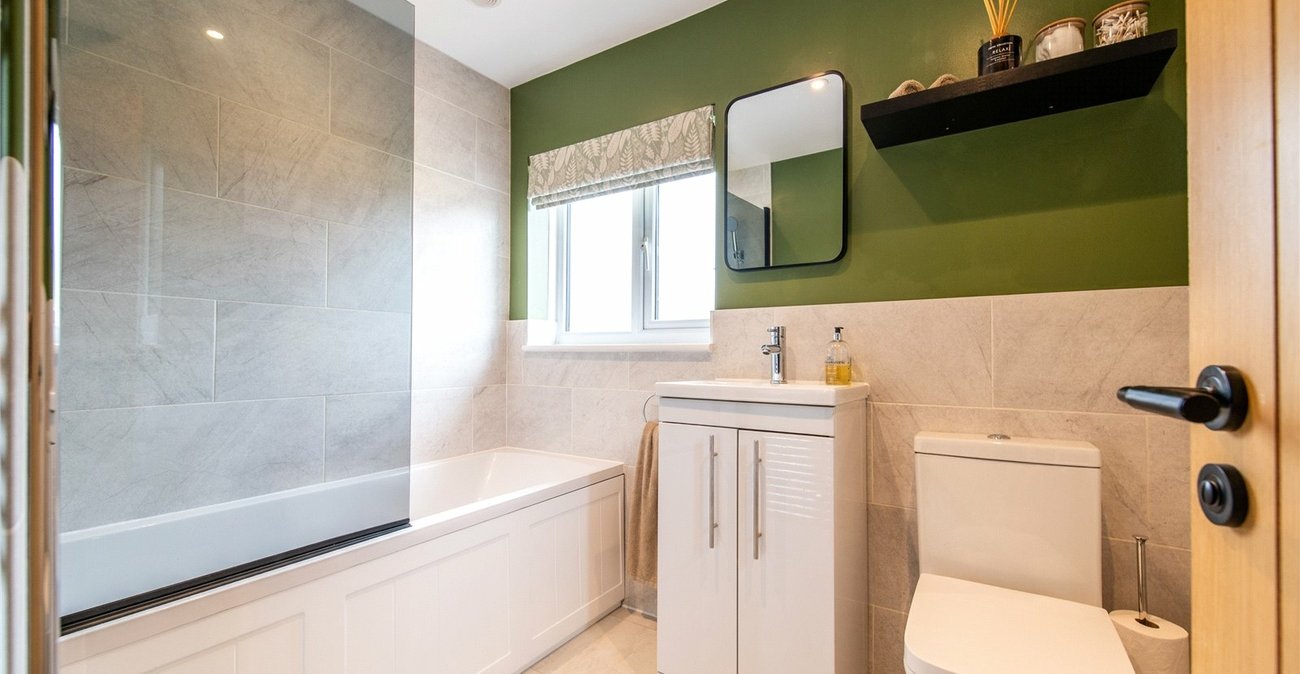 2 bedroom house for sale in Wainscott | Robinson Michael & Jackson