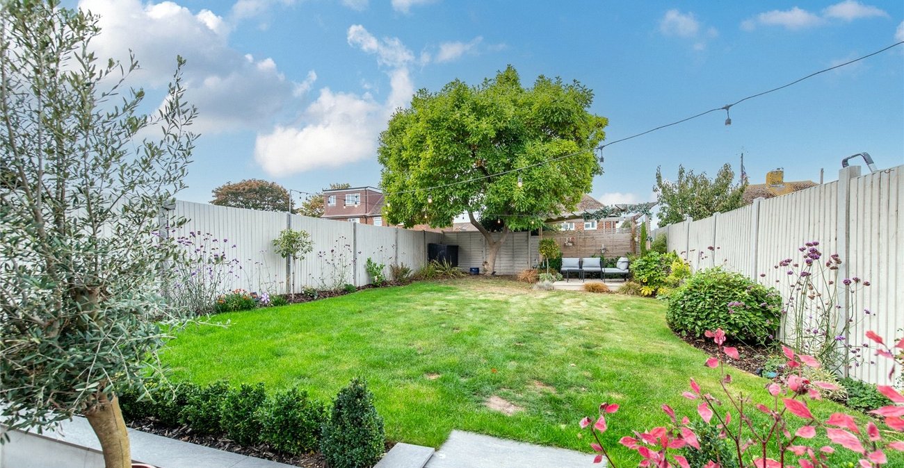 2 bedroom house for sale in Wainscott | Robinson Michael & Jackson