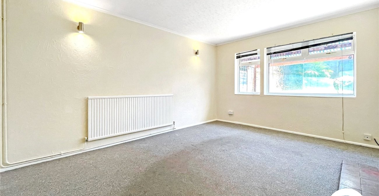 2 bedroom bungalow for sale in West Malling | Robinson Michael & Jackson