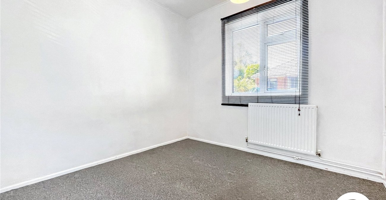 2 bedroom bungalow for sale in West Malling | Robinson Michael & Jackson