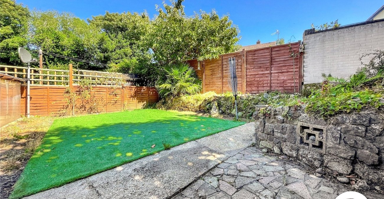 2 bedroom bungalow for sale in West Malling | Robinson Michael & Jackson