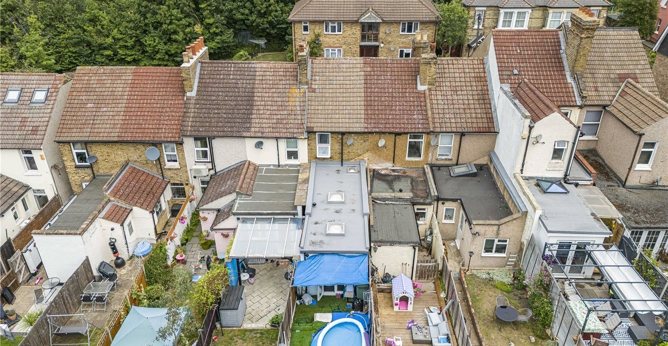 2 bedroom house for sale in Dartford | Robinson Jackson